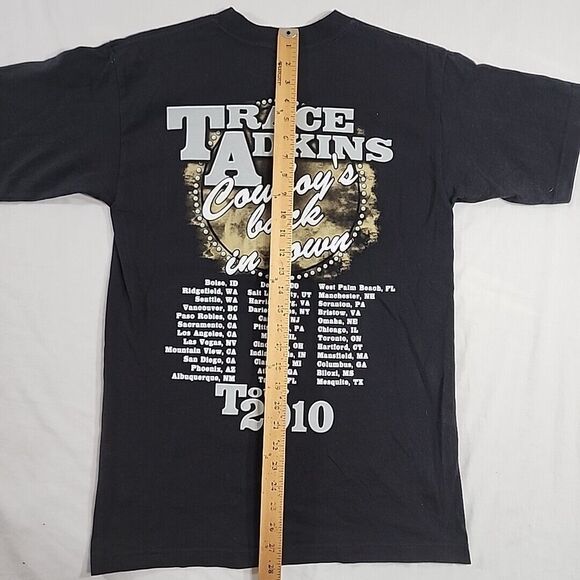 Trace Adkins T Shirt Adult Medium Cowboys Back In Town Concert Tee 2010 Made USA - Picture 11 of 14
